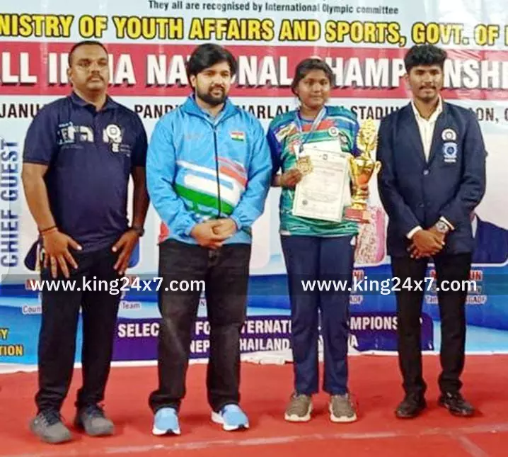 தேசிய சிலம்பம் போட்டி- இராணிப்பேட்டை வேதவல்லி வித்யாலயா பள்ளி மாணவி ரோஷினி தங்கபதக்கம்