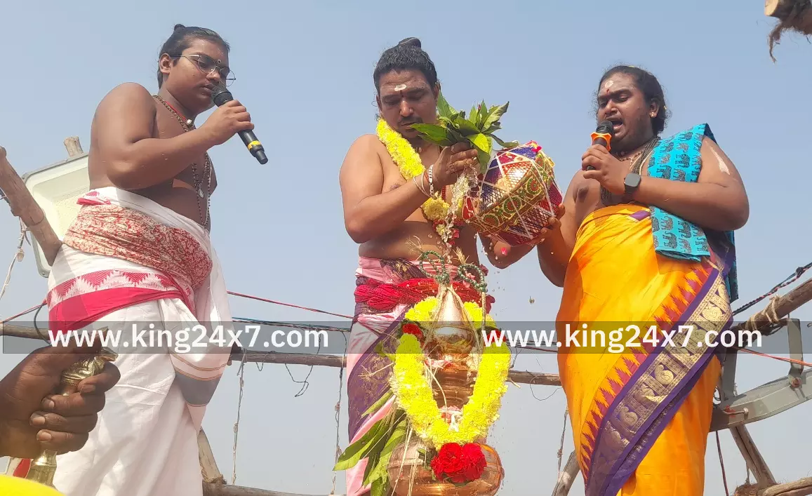 பரமத்தி வேலூர் அருகே கொங்கலம்மன் கோவில் கும்பாபிஷேக விழா.