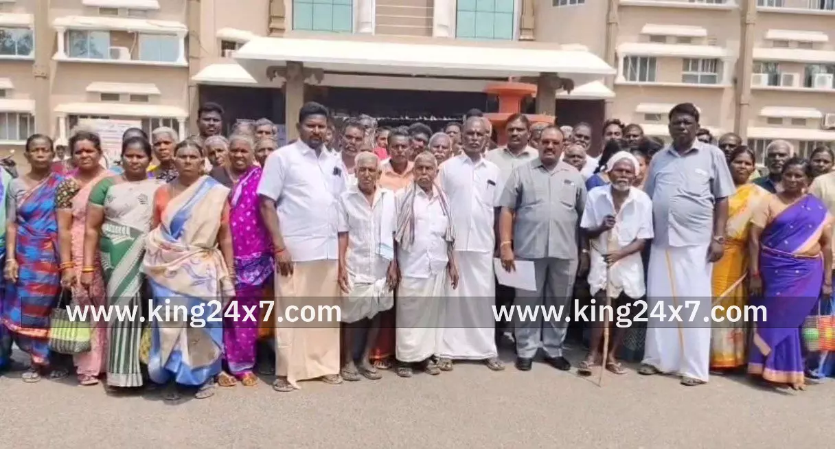 மாதா கோவில்   சிலைகளை சூறையாடி சேதப்படுத்திய நபர்கள் மீது  நடவடிக்கை எடுக்ககோரி மாவட்ட ஆட்சியர் அலுவலகம் முன்பு பொதுமக்கள் போராட்டம்.