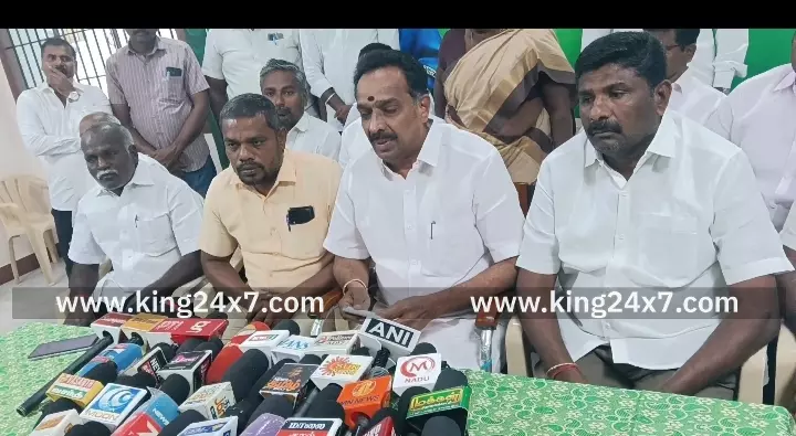 கரூரில் தேர்தலுக்கு முன்பாகவே காவிரி ஆற்றில் நடக்கும் மணல் கொள்ளை தொடர்பாக எடுக்கும் விஸ்வரூபம். கரூரில் பரபரப்பை ஏற்படுத்தும் அடுத்தடுத்த திருப்பங்களால் பரபரப்பு. கரூரில் தேர்தலுக்கு முன்பாகவே காவிரி ஆற்றில் நடக்கும் மணல் கொள்ளை தொடர்பாக எடுக்கும் விஸ்வரூபம். கரூரில் பரபரப்பை ஏற்படுத்தும் அடுத்தடுத்த திருப்பங்களால் பரபரப்பு.