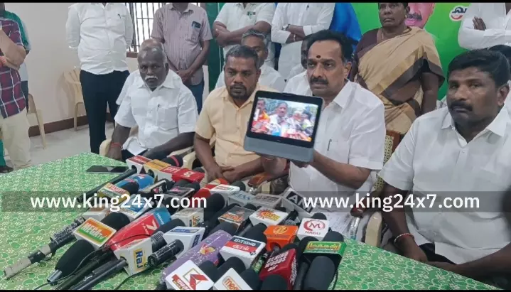 கரூரில் தேர்தலுக்கு முன்பாகவே காவிரி ஆற்றில் நடக்கும் மணல் கொள்ளை தொடர்பாக எடுக்கும் விஸ்வரூபம். கரூரில் பரபரப்பை ஏற்படுத்தும் அடுத்தடுத்த திருப்பங்களால் பரபரப்பு. கரூரில் தேர்தலுக்கு முன்பாகவே காவிரி ஆற்றில் நடக்கும் மணல் கொள்ளை தொடர்பாக எடுக்கும் விஸ்வரூபம். கரூரில் பரபரப்பை ஏற்படுத்தும் அடுத்தடுத்த திருப்பங்களால் பரபரப்பு.