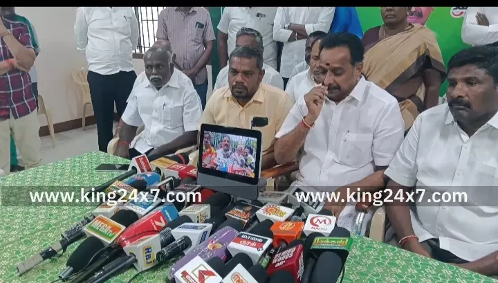 கரூரில் தேர்தலுக்கு முன்பாகவே காவிரி ஆற்றில் நடக்கும் மணல் கொள்ளை தொடர்பாக எடுக்கும் விஸ்வரூபம். கரூரில் பரபரப்பை ஏற்படுத்தும் அடுத்தடுத்த திருப்பங்களால் பரபரப்பு. கரூரில் தேர்தலுக்கு முன்பாகவே காவிரி ஆற்றில் நடக்கும் மணல் கொள்ளை தொடர்பாக எடுக்கும் விஸ்வரூபம். கரூரில் பரபரப்பை ஏற்படுத்தும் அடுத்தடுத்த திருப்பங்களால் பரபரப்பு.