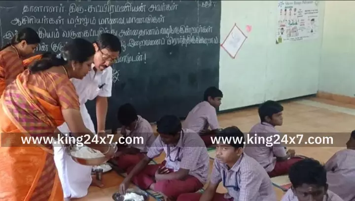 கரூரில், காது கேளாதோர் மாற்றுத்திறனாளி மாணாக்கர்களுக்கு கல்வி உபகரணம் வழங்கும் நிகழ்வு நடைபெற்றது.